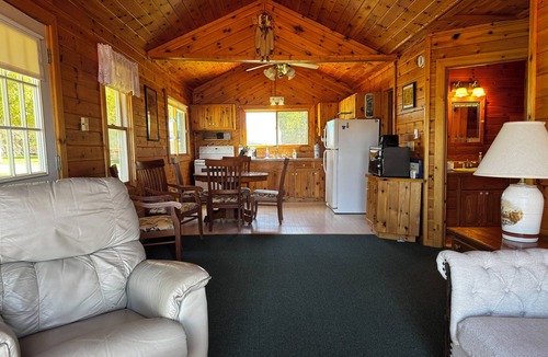 Drummond Cabin | Drummond Island Hotel & Vacation Homes - Kaye's Little Cabin