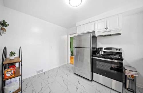 Birmingham Apartment | DT Green Haven 4-Bed Sanctuary in Vibrant Loco