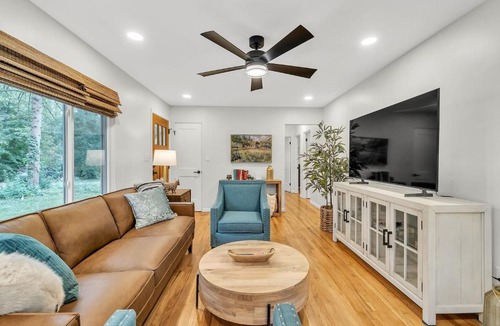 Ann Arbor House | Dual Saunas Beautifully Renovated in 2024