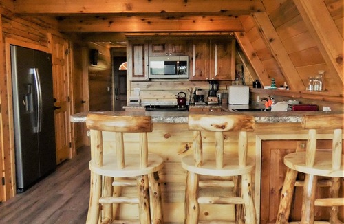 Meadow View Heights Cabin | Duck Creek Family/Pet Friendly Cabin. Quiet. Spectacular View! 3 Bath