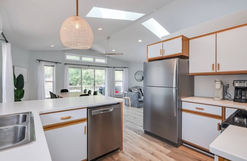 Mears House | Dunes & Waves Retreat - Perfect Lake Getaway