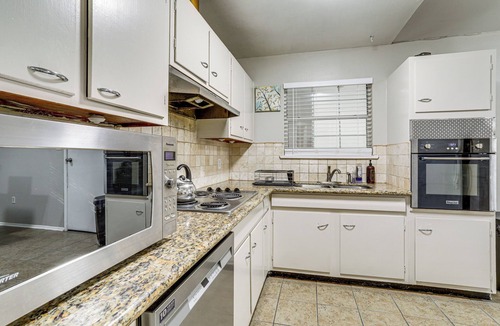 South Baton Rouge House | Eacy Access to LSU & Dtwn: Baton Rouge Retreat