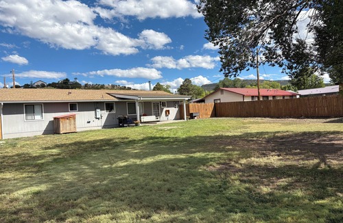 Springerville House | Eagar AZ Hideaway White Mountain Retreat with Starlink!