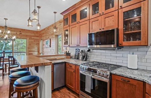 St Germain House | Eagles Bluff - 3 Br Lakefront Cabin on 20 acres