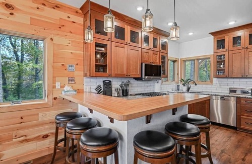St Germain House | Eagles Bluff - 6 Br Lakefront Cabin on 20 acres