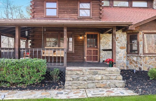 Easley Cabin | Easley Log Cabin, Pet friendly!