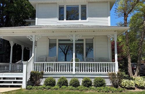 Harbor Springs House | East Bluff Overlook - 4 bedroom cottage in Harbor Springs