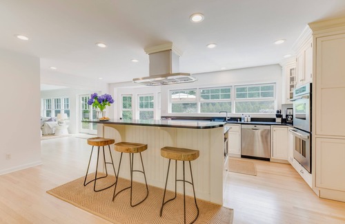 Northwest Harbor House | EAST HAMPTON: STYLISH & CHIC CLOSE TO VILLAGE