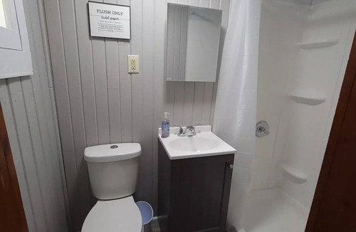 East Tawas Cabin | East Tawas 1 bedroom Sumac cabin