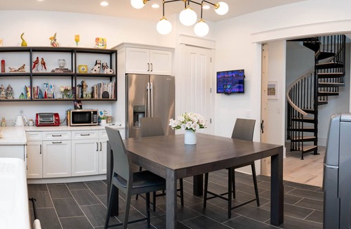 Georgetown House | East + West 2-SUITES 🕊️ Bleubird Studio - Walk to Downtown