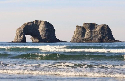 Rockaway Beach Apartment | Easy Street Hideaway: Daylight Basement Unit of Duplex.