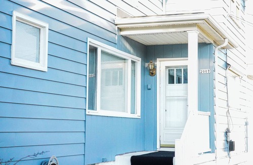 Sheboygan Apartment | Eclectic 3-BR Lower w King Bed & Pack-n-Play & Fire Pit near Lake MI