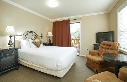 Cannon Beach Hotel | Ecola Creek Lodge