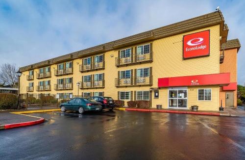 Corvallis Cabin | Econo Lodge Corvallis Near University