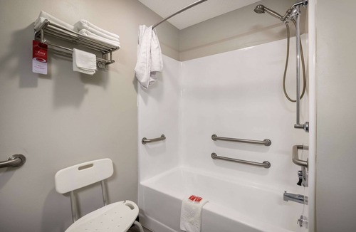 Canandaigua Hotel | Econo Lodge Inn & Suites Canandaigua - Fingers Lake Area