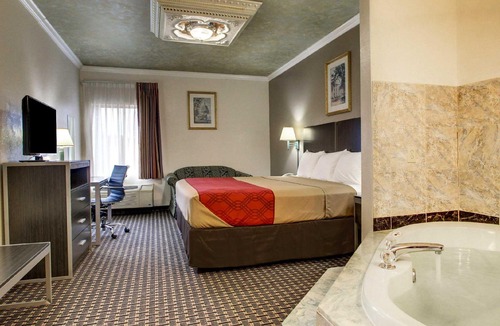 Diamondhead Hotel | Econolodge Inn & Suites