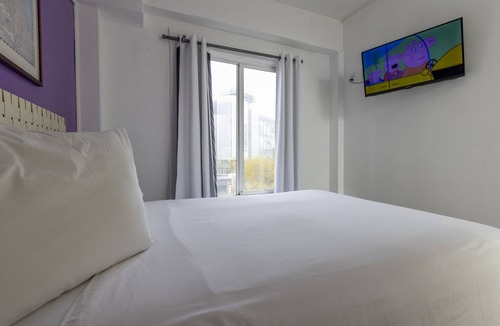 Civic Center Hotel | Economy Double Room with Ensuite Bathroom