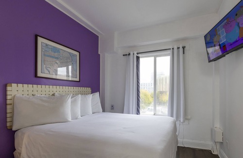Civic Center Hotel | Economy Double Room with Ensuite Bathroom