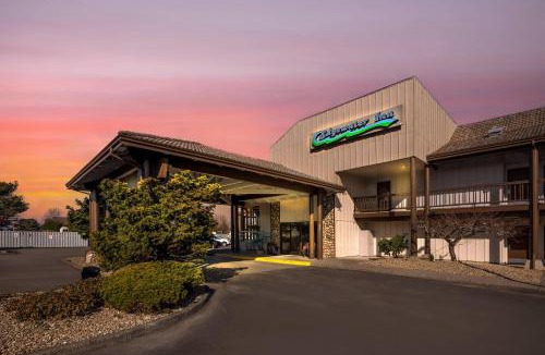 Coos Bay Hotel | Edgewater Inn and Suites, an Ascend Collection Hotel