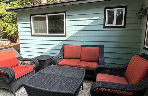 Pine Park Neighborhood House | Edmonds Way Get Away