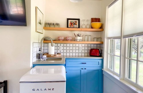 Ingram Cabin | Efficiency-Style Cabin with Spa Lovely for a Couples Escape in Hunt, Texas