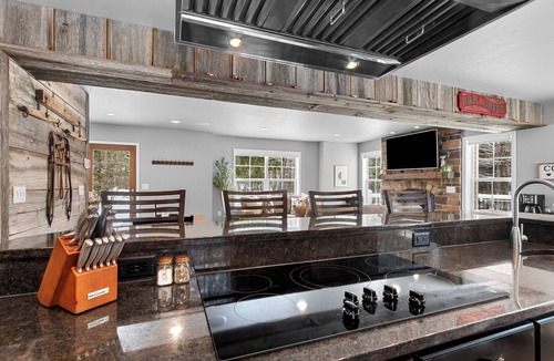 Carlsville House | Egg Harbor Retreat 5BR Warm, Spacious Retreat