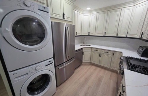 Uniondale Apartment | Elegant 3 bedroom, 2 full bathroom in Uniondale