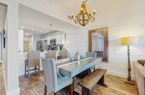 Rosemary Beach Condo | Elegant dwelling on the beach with beautiful view, pool & pickleball