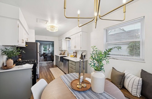 Ottawa House | Elegant & inviting! 3br w/ private primary suite!