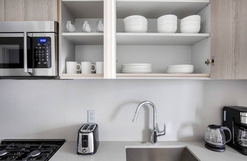South Loop Apartment | Elegant South Loop 1BR w/Pool, BBQ & Gym, nr Grant Park, by Blueground