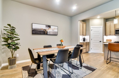 Pleasant Valley House | Elegant Vancouver Townhome - 18 Mi to Portland
