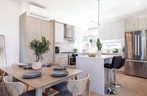 North Queen Anne Condo | Elevated Escape 4b2b TH w/City & Lake Charm