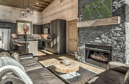 Morganton Cabin | Ella-Vation - Panoramic Mountain Views | Hot Tub | Pool Table