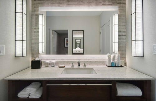 Romulus Hotel | Embassy Suites by Hilton Detroit Metro Airport