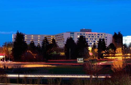 Tigard Hotel | Embassy Suites by Hilton Portland Tigard