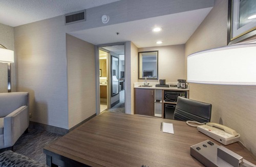 Schaumburg Hotel | Embassy Suites by Hilton Chicago Schaumburg Woodfield