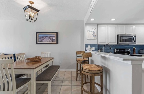 Pensacola Beach Condo | Emerald Isle 702 - 𝑺𝒐𝒖𝒕𝒉𝒆𝒓𝒏 𝑺𝒂𝒑𝒑𝒉𝒊𝒓𝒆