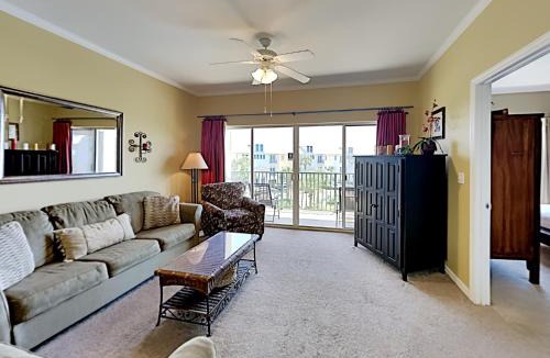 Frangista Beach Apartment | Emerald Waters #307