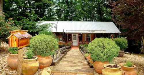 Newport Ski Chalet | Enchanted Cottage