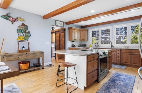 Williamsburg House | Enchanting 1901 Orchard Farm House