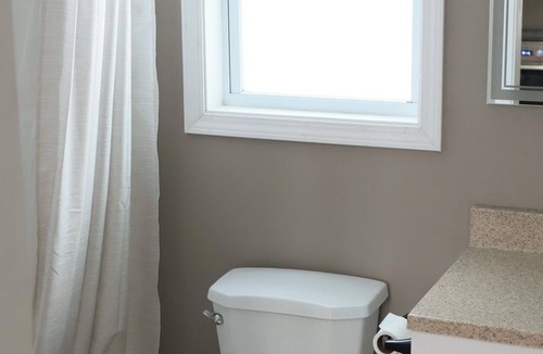 Eckerman Hotel | Enjoy a cozy stay at U.P. Trails Getaway inEckerman with AC