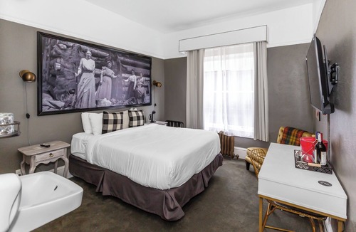 Hood River Hotel | Enjoy Every Moment in a Space Made for Great Getaways! Pets Are Welcome!