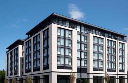 Central Area Hotel | Enjoy Spacious & Inviting Studio Suite Near Bush's Pasture Park - 1 mile