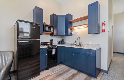 East Hillside Apartment | Enjoy your stay in Duluth’s charming Central Hillside neighborhood—perfectly located just minutes from everything! This area offers a great mix of historic character, scenic views, and a relaxed local vibe.