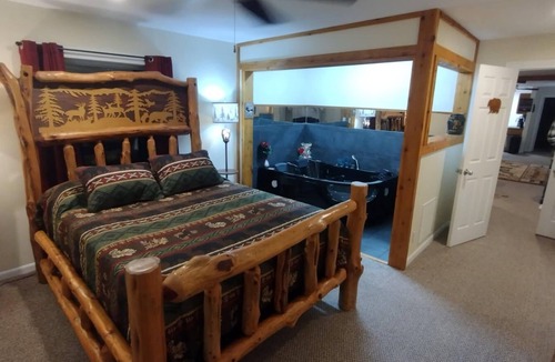 Angola Cabin | Entire Lakefront Lodge! - 8 bedrooms - Sleeps 24 - 4 Bathrooms - Kayaks & Bikes!