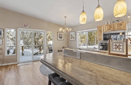 Pioneer Trail Cabin | Enveloped by serenity. Fenced Yard for dogs. Hot Tub. Walk/Bike to Trails, River
