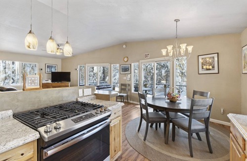Pioneer Trail Cabin | Enveloped by serenity. Fenced Yard for dogs. Hot Tub. Walk/Bike to Trails, River