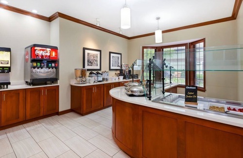 Kalamazoo Condo | Equipped King Suite | Free Daily Breakfast + Indoor Pool