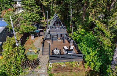 Arch Cape Cabin | Escape the hustle & bustle to Falcon Cove Retreat