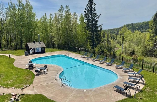 Lutsen House | Escape to “Shared Summit” on Minnesota’s North Shore